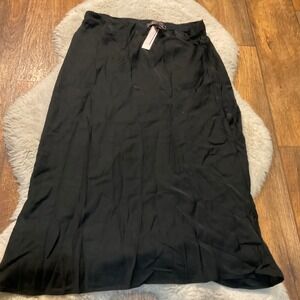 Victoria's Secret Midi Slip Skirt Black Size Small‎ Womens Viscose NWT